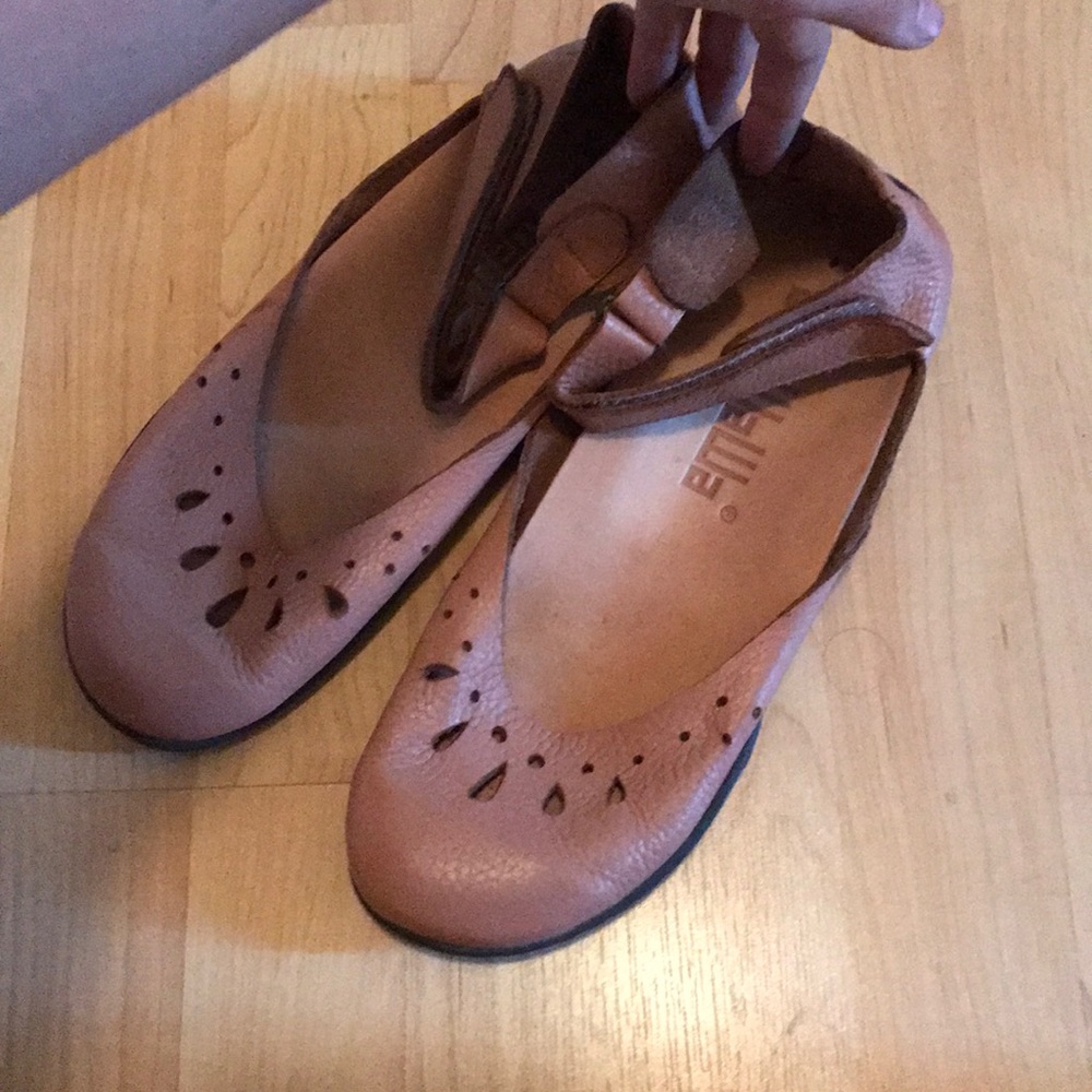 Gee Wawa Flats- very lightly worn